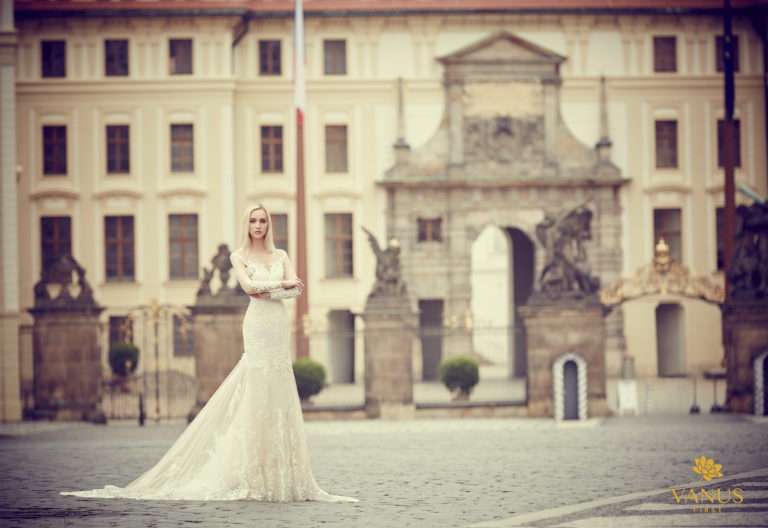 ส่งท้ายปีด้วยชุดแต่งงานสุดงดงามตระการตา วนัช เฟิร์ส คอลเลคชั่น พิเศษ Czech bridal couture collection 2020 by Vanus First