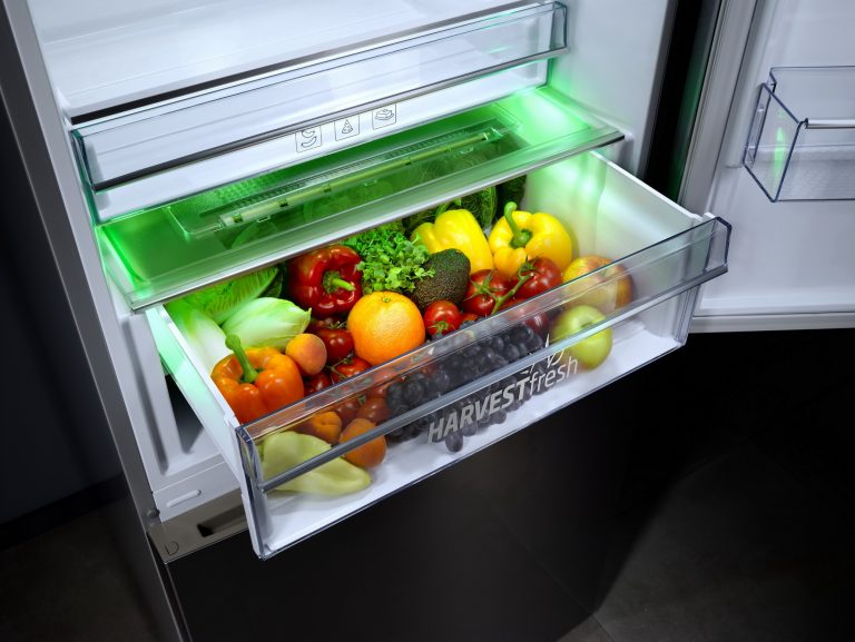 Beko เปิดตัวตู้เย็นเทคโนโลยี  HarvestFresh ครั้งแรกในไทย พร้อมพลังแสง 3 สีที่ปฏิวัติการเก็บผักผลไม้ให้คงคุณค่าวิตามินได้เหนือกว่า