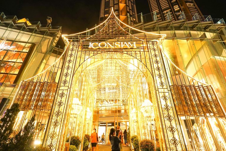 ‘ไอคอนสยาม’ มอบปรากฏการณ์ความสุขส่งท้ายปีสุดตระการตา ‘Bangkok Illumination 2020 At ICONSIAM’ มหัศจรรย์ประดับประดาแสงไฟและต้นคริสต์มาสเอกลักษณ์ไทยริมสายน้ำเจ้าพระยา