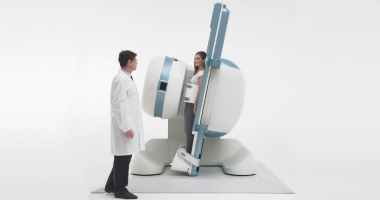 รพ.เอสฯ นำเครื่อง MRI แบบยืน ใช้วินิจฉัยโรคกระดูกสันหลัง ชี้เห็นรอยโรคแม่นยำ ที่เดียวในประเทศ