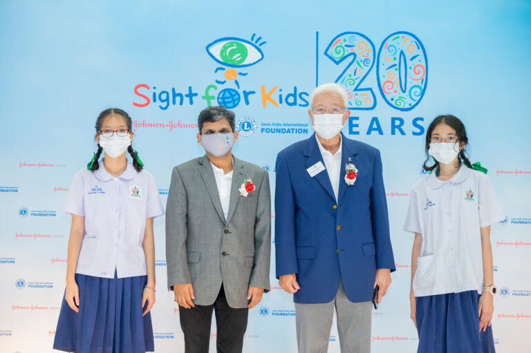 จอห์นสัน แอนด์ จอห์นสัน ฝ่ายวิชั่น ร่วมกับ มูลนิธิไลออนส์สากล ฉลองครบ 20 ปี เดินหน้าโครงการ ‘Sight For Kids’ ส่งมอบคุณภาพทางสายตาสู่เยาวชนไทยกว่า 5 ล้านคน จาก 25,000 โรงเรียน