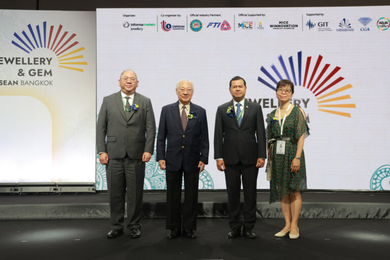 ที่สุดของงานอัญมณี และเครื่องประดับระดับโลก เริ่มแล้ว ‘Jewellery & Gem ASEAN Bangkok 2023’ ครั้งแรกในไทย กับคอลเลกชั่นสุดพิเศษจาก 400 แบรนด์ชั้นนำของโลก