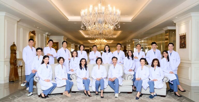 ศูนย์รากฟันเทียมเซรามิกแห่งแรกและแห่งเดียวในเอเชียแปซิฟิก BDMS Wellness Clinic ผนึกกำลัง Straumann Group ประเทศไทย เสริมศักยภาพด้านทันตกรรมไทยสู่ Dental Wellness Hub ระดับสากล