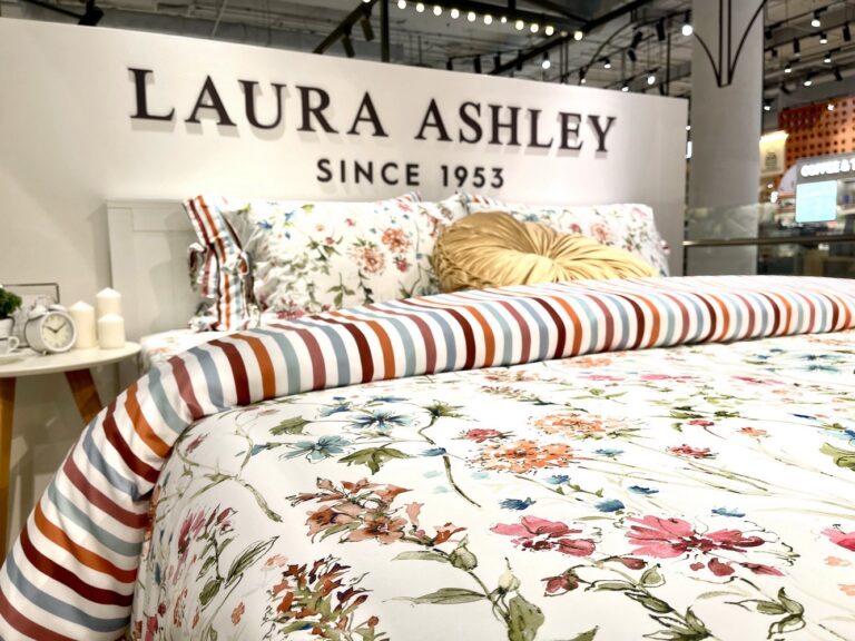 ลอร่า แอชลีย์ (Laura Ashley) เปิดตัวคอลเลกชันใหม่ “Timeless British Elegance: Vibrant Bloom Collection” พร้อมขยายช่องทางขายที่ สยามพารากอนและ ดิ เอ็มโพเรียม