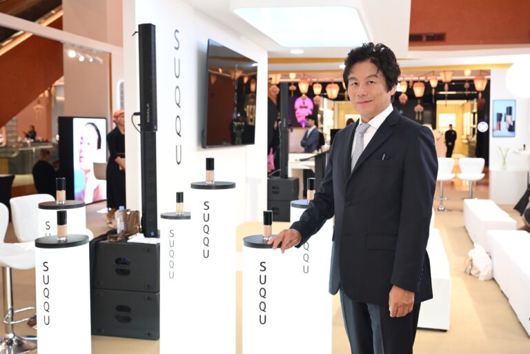 SUQQU เปิดตัว ‘THE LIQUID FOUNDATION e’ ถ่ายทอด ‘Vital Glow’ พลังชีวิตของผิวอย่างสง่างาม