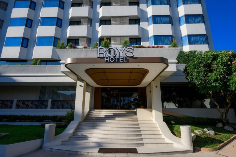 เผยโฉม ‘ROYS HOTEL’ จาก ROYAL SUITE สู่ Lifestyle Design Hotel ผสานคุณค่าแรกเริ่มเข้ากับดีไซน์ร่วมสมัย มอบประสบการณ์ประทับใจในการพักผ่อนอย่างมีสไตล์