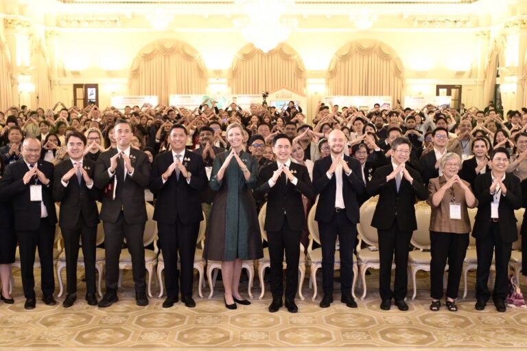 ‘ยศชนัน’ เปิดงาน Collective Housing Award 2026 เสนอไทยเป็นศูนย์กลางเรียนรู้ ‘บ้านชุมชน’ จับมือ UN Habitat มอบรางวัล 87 ชุมชนเข้มแข็งทั่วเอเชีย